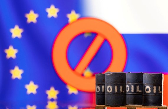 유럽연합(EU)과 러시아의 에너지 전쟁을 시사하는 일러스트레이션. 로이터 뉴스1