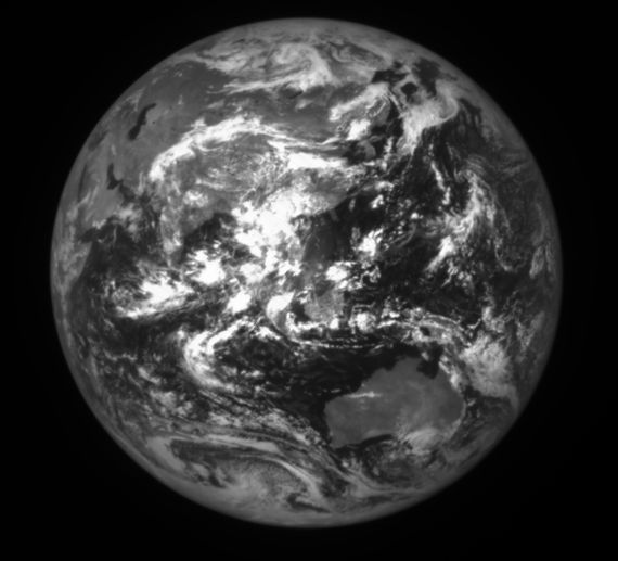 대한민국 최초의 달 궤도선 '다누리'가 지구로부터 약 124만㎞ 떨어진 거리에서 촬영한 지구. 지구 상단 부분에 한반도가 보인다. 과기정통부 제공