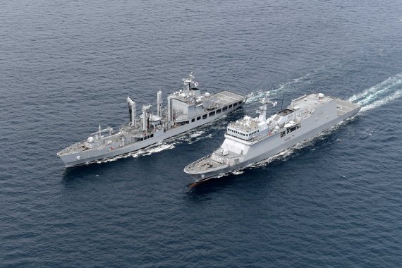 '2022 해군순항훈련'에 참가하는 한산도함(오른쪽)과 대청함. 사진=해군 제공