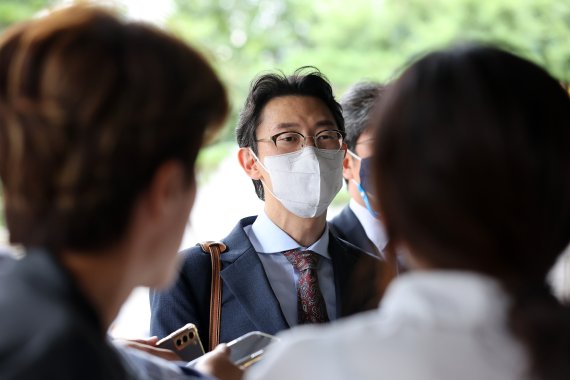 검찰, '안철수 경제공약 비판' 이상민 불기소 결정