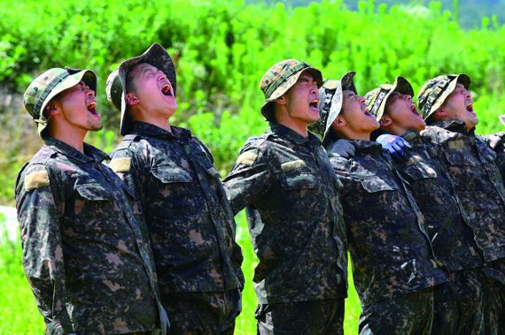 [밀리터리 월드] 두려움과 한계를 넘어 군인정신으로 무장하라