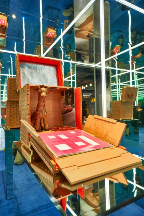 요하네스 본자이퍼의 'DJ 트렁크' *재판매 및 DB 금지