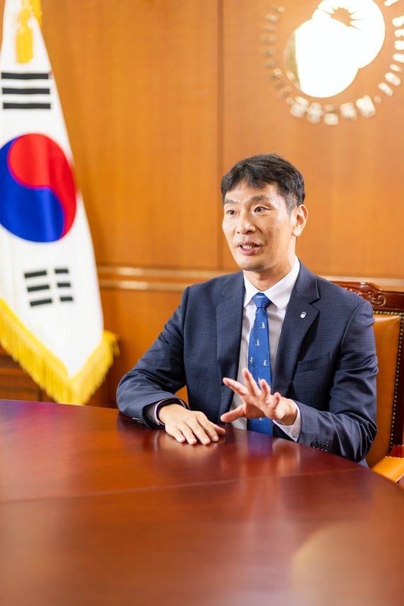 이복현 원장 "코로나 만기연장 9월 중순경 결론 날듯"