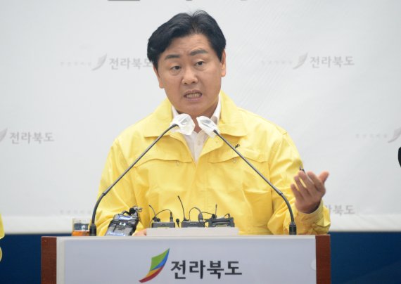 김관영 전북도지사가 6일 전북도청에서 '지역 특화형 비자 시범사업 공모 선정'에 대해 발표하고 있다. /사진=뉴시스