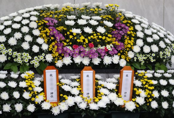 '수원 세모녀' 2년전 먼저 떠난 아들과 화성시 추모공원에 안치