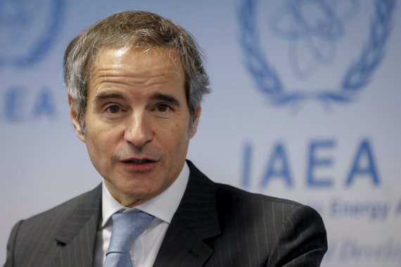 라파엘 그로시 국제원자력기구(IAEA) 사무총장이 지난 3월 4일 오스트리아 빈 IAEA 본부에서 우크라이나 사태와 관련한 이사회 후 기자회견을 가지고 발언하고 있다. 사진=뉴시스