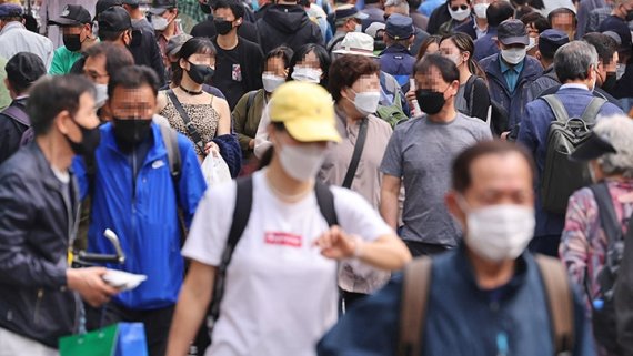 마스크를 착용한 시민들 자료사진.연합뉴스