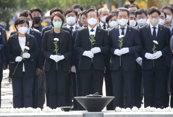 李 직격한 김기현 "수사 받으러 가야지 봉하마을 갈 일 아냐"