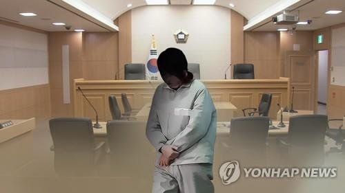 유치원생 급식에 이물질 넣은 전직 교사...징역 10년 구형