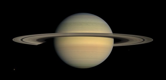 [AP/뉴시스]미국 항공우주국(NASA·나사)가 제공한 토성의 모습. 지난 2008년 7월 23일 카시니 우주선에서 본 토성의 모습이다. 2022.09.16.