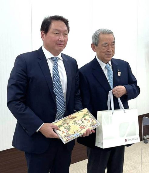 최태원, 日 방문해 부산 엑스포 지지 요청