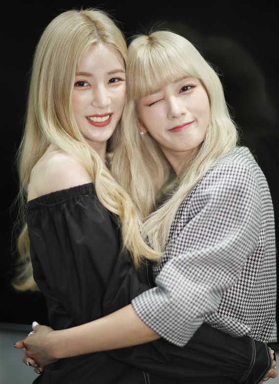 에이핑크 첫 유닛 초봄의 초롱(왼쪽)과 보미 / 뉴스1 ⓒ News1 권현진 기자