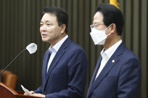 與 원내대표단 구성 완료... 권성동 체제 잇고 TK 색채 옅게