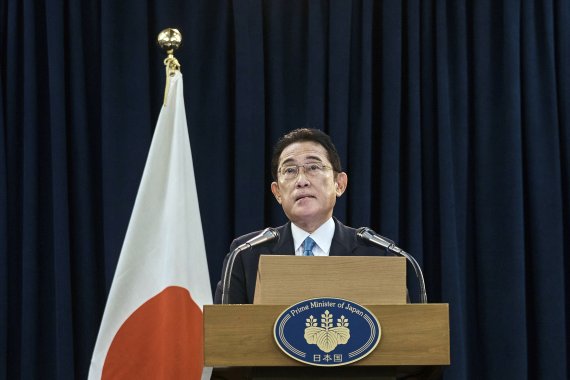 [뉴욕=AP/뉴시스]22일(현지시간) 미국 뉴욕을 방문한 기시다 후미오 일본 총리가 기자회견을 가지고 발언하고 있다. 2022.09.23.