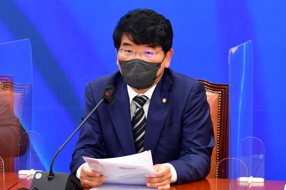'보좌관 성추행 혐의' 박완주 의원, 피의자 신분 소환조사