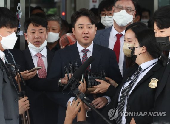 [단독] 국민의힘 윤리위, 이준석 '제명' 안할 듯...당원권 정지 늘린다