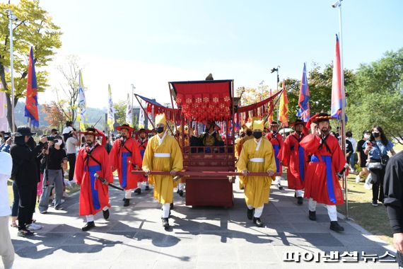 ‘2022 양주회암사지왕실축제’ 태조 이성계 어가행렬 재현. 사진제공=양주시