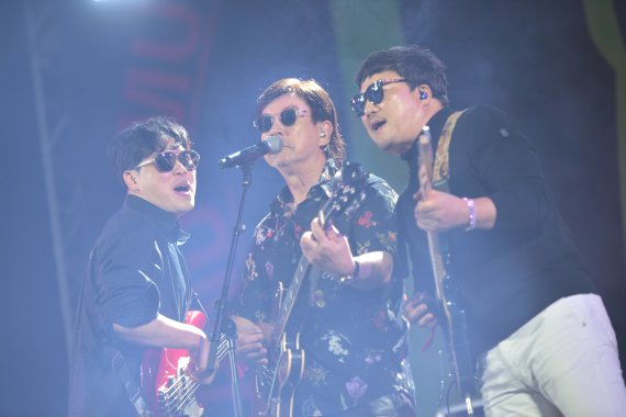 [서울=뉴시스] 윤수일밴드. 2022.10.03. (사진= 피스트레인 사무국 제공) photo@newsis.com*재판매 및 DB 금지 *재판매 및 DB 금지