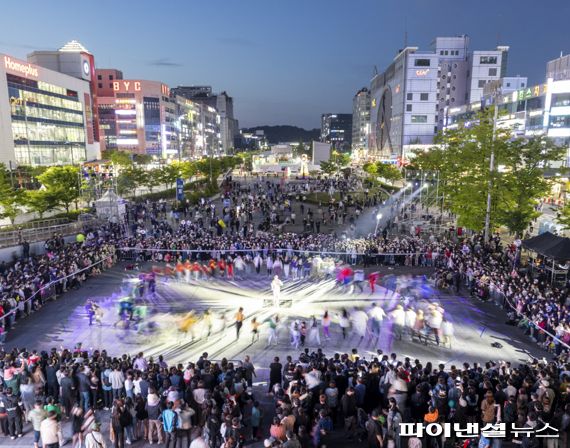 안산시 제15회 관광사진 전국 공모전 금상 수상작- 안산시민축제. 사진제공=안산시