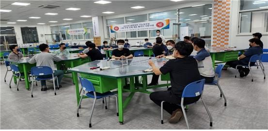 한국폴리텍대학 남인천캠퍼스는 2022년 인천시 지원 '고용안정 선재 패키지' 표면처리 사업체 대상 재직자 강의를 실시하고 있다.