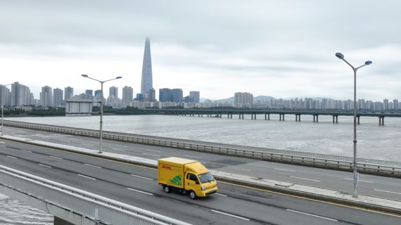 DHL 코리아, 100번째 전기 배송차 도입