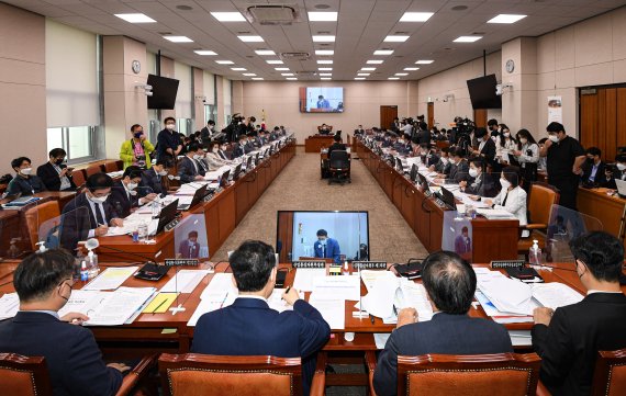 4일 서울 여의도 국회에서 산업통상자원중소벤처기업위원회의 산업통상자원부에 대한 국정감사가 열리고 있다. (공동취재) 2022.10.4/뉴스1 ⓒ News1 유승관 기자 /사진=뉴스1