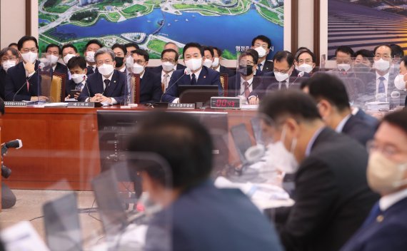 與, "판교 개발 이익 환수"VS. 野, "김건희 땅 특혜".. 국토위 국감 '충돌'