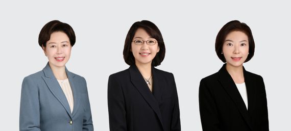 (왼쪽부터)손혜경 외국변호사, 송승민 변호사, 김민정 컨설턴트. /사진=법무법인 화우