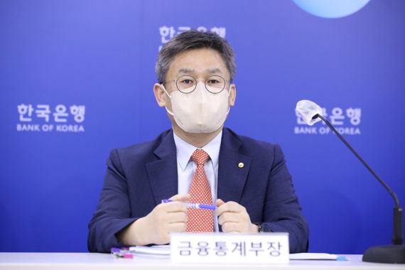 김영환 한국은행 금융통계부장이 7일 오전 서울 중구 한국은행에서 2022년 8월 국제수지(잠정)의 주요 특징을 설명하고 있다. 한국은행 제공