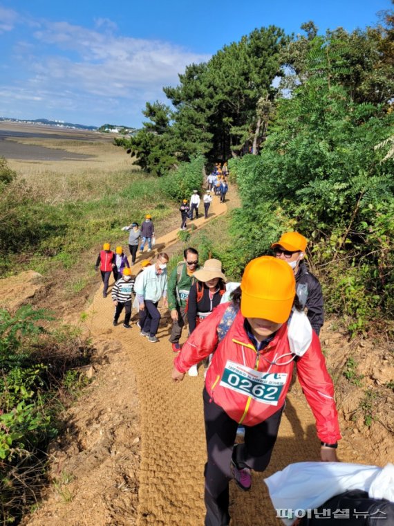 안산시 8일 제6회 대부해솔길 in 서해랑길 걷기축제 개최. 사진제공=안산시