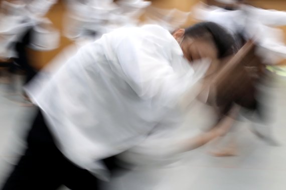 [서울=뉴시스] 박진희 기자 = 국립무용단 신작 '2022 무용극 호동' 주요 장면 시연을 11일 서울 중구 국립극장 국립무용단 연습실에서 하고 있다. 2022.10.11. pak7130@newsis.com