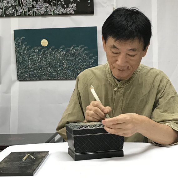 [서울=뉴시스] 나전장 보유자 인정 예고 박재성 씨 (사진=문화재청 제공) 2022.10.11. photo@newsis.com *재판매 및 DB 금지