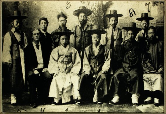 [서울=뉴시스] 보빙사 일행 사진, 조선 1883년, (사진=문화재청 제공) 2022.10.13. photo@newsis.com *재판매 및 DB 금지