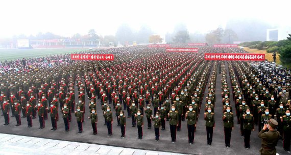 북한 만경대·강반석혁명학원 창립 75돌 기념행사 참가자들의 맹세문 채택 모임이 15일 만경대혁명학원에서 진행됐다고 16일 노동당 기관지 노동신문이 보도했다. 사진=노동신문 캡처