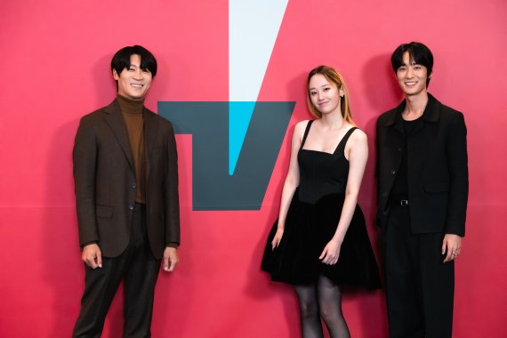 배우 진선규, 전종서, 장률(왼쪽부터)사진 제공=티빙