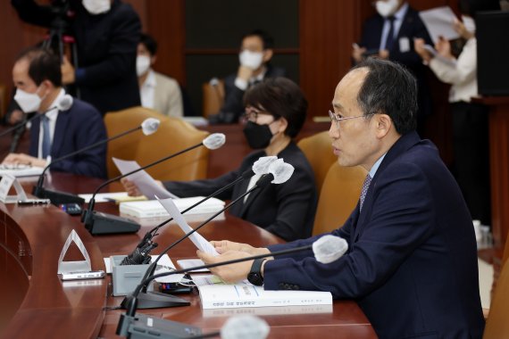 "日 넘어 글로벌 공급망 대응" 소부장 핵심기술 150개로 확대 [新 소부장 정책 나왔다]