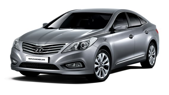 [서울=뉴시스] 조수정 기자 = 2011년 출시한 5세대 그랜저 HG. (사진=현대자동차 제공) 2022.10.19. photo@newsis.com