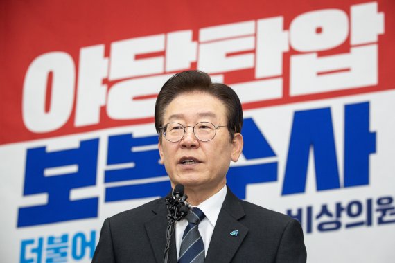 이재명 “김용, 오랫동안 믿고 함께한 사람…결백 믿어”