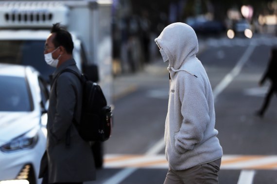 "따뜻하게 입고 나오세요" 월요일 출근길 기온 뚝..서울 6도