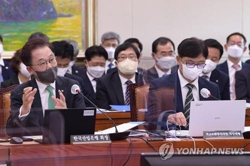 속도내는 산은 부산 이전…강 회장 "국회 직접 설득"