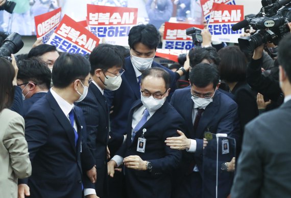 [2022 국정감사] 이원석 검총 "민주당 의원·당직자 공무집행 방해 검토하겠다"