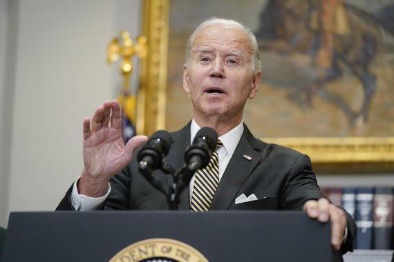 조 바이든 미국 대통령이 19일(현지시간) 백악관 루스벨트룸에서 전략비축유 방출에 관해 연설하고 있다.