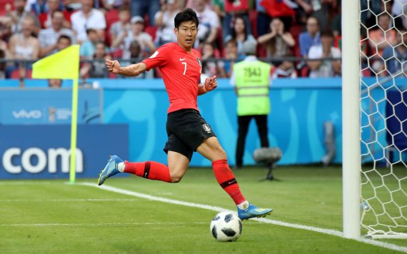 【카잔(러시아)=뉴시스】고범준 기자 = 27일(현지시간) 오후 러시아 카잔 아레나에서 열린 2018 러시아월드컵 조별리그 F조 3차전 대한민국-독일의 경기, 한국 손흥민이 후반 두번째 골을 넣고 있다. 2018.06.28. bjko@newsis.com