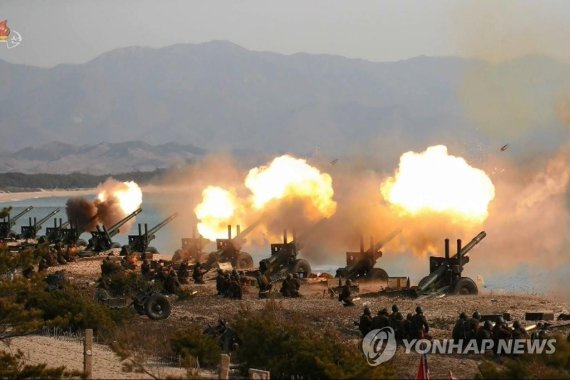 북한 포병 사격 /연합뉴스