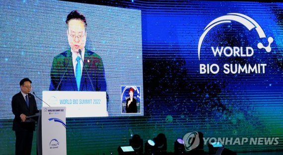 조규홍 보건복지부 장관이 26일 서울 광진구 워커힐 호텔에서 열린 2022 세계 바이오 서밋에서 환영사를 하고 있다. 연합뉴스 제공.