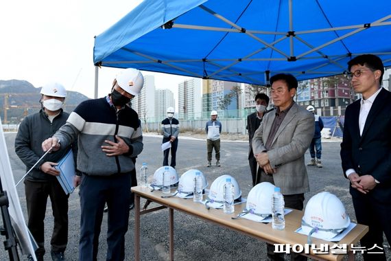 김동근 의정부시장 26일 복합문화융합단지 개발현장 방문. 사진제공=의정부시