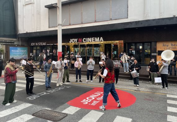 전주서 '폴링 인 재즈' 개최 [촬영 나보배]