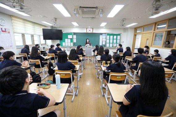 서울서 과밀학급 가장 심한 지역은 강남구…10곳 중 4곳 '콩나물 교실'