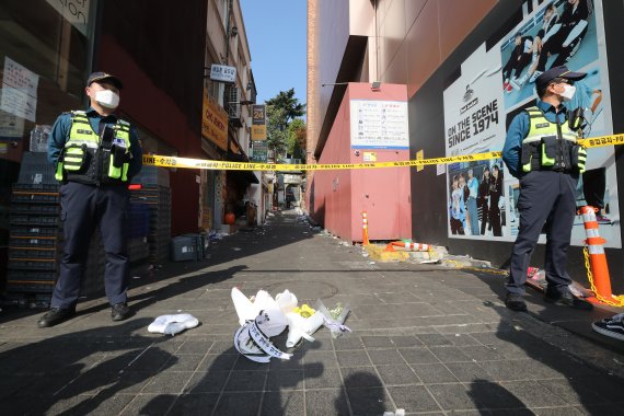 日기시다&middot;국민, 이태원 참사 애도 "우리에게도 일어날 수 있는 비극" [이태원 참사]
