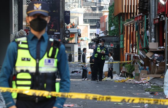 [이태원 참사]행정력, 범죄·방역 집중하다 '안전'엔 공백